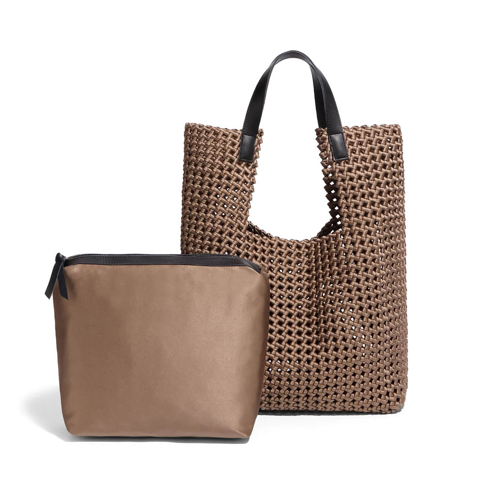 trendy travel tote